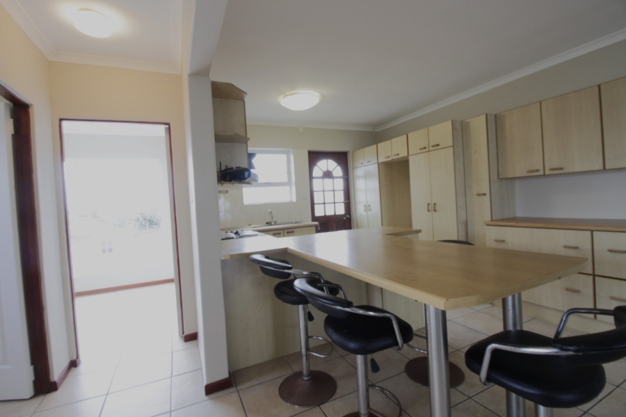 5 Bedroom Property for Sale in Marina Martinique Eastern Cape